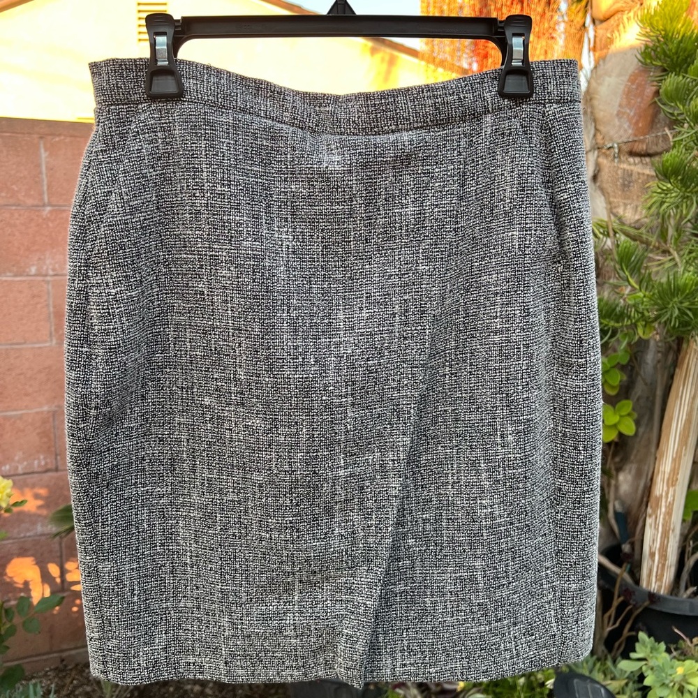 Banana Republic Black and Gray Pencil Skirt